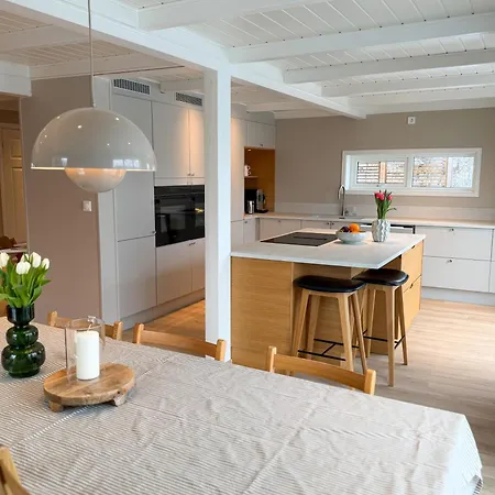 Villa Ihugas - A Modern Family Close To The Sea Skjelfjord