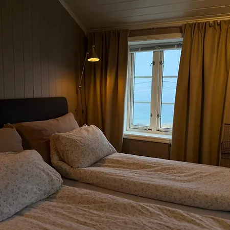 Ihugas - A Modern Family Close To The Sea Villa *