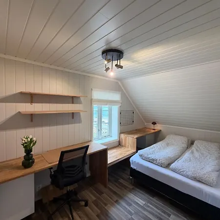 Ihugas - A Modern Family Close To The Sea