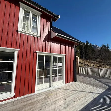 Ihugas - A Modern Family Close To The Sea