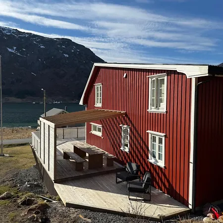 Ihugas - A Modern Family Close To The Sea * Skjelfjord