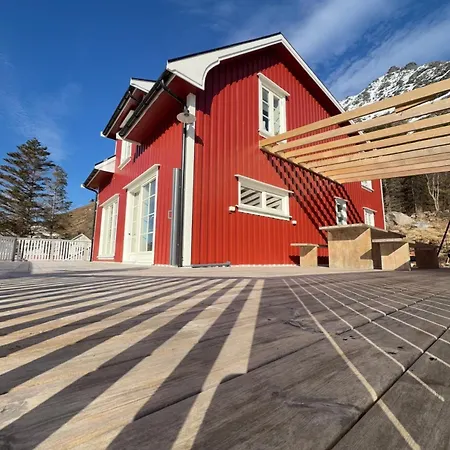 Ihugas - A Modern Family Close To The Sea